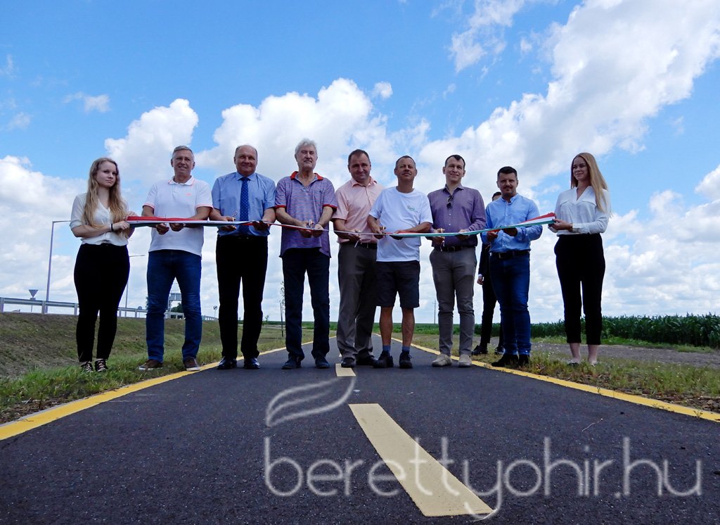 Átadták a Berettyóújfalu-Tépe kerékpárutat 11